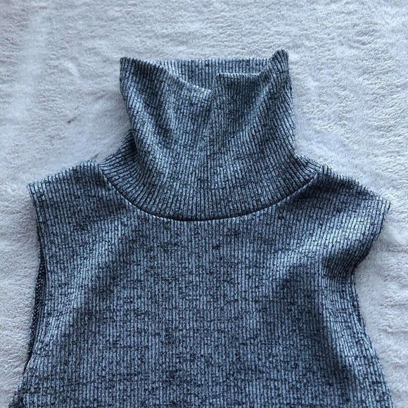 never worn simple salt & pepper ribbed knit turtleneck sleeveles sweater dress - Picture 4 of 4
